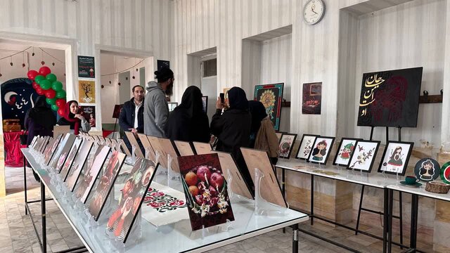 گشایش نمایشگاه هنرهای تجسمی دارالفنون اردکان با ۱۳۰ اثر دانش‌آموزی